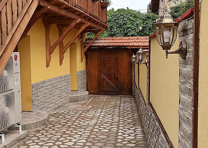 Dinaya-2 Case de vacanță Dobriniște